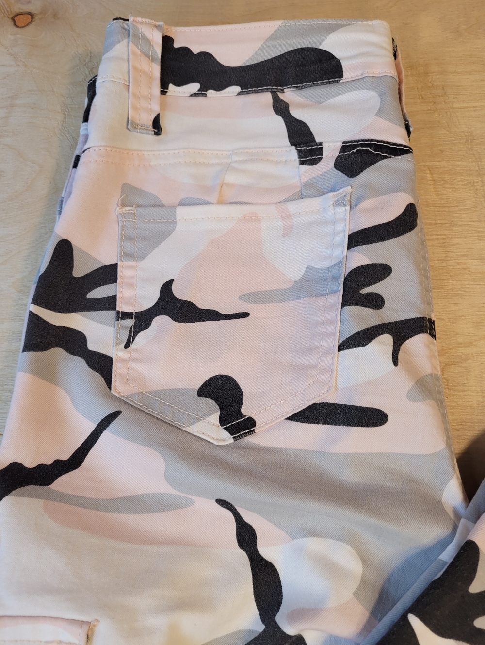 VIP Pink Camouflage Cargo Pants Featuring Elastic Ankles - Picture 4 of 7